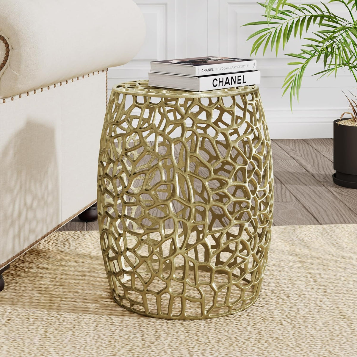 Helast Aluminium Side Table, 14.00'' W round Sofa Side Table, Modern Indoor Accent Table for Living Room Bedroom Home Office, Abstract Hollow, Gold